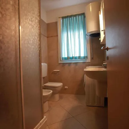 Apartment In 15 Rosolina Mare