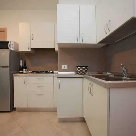 Apartment In 15 Rosolina Mare